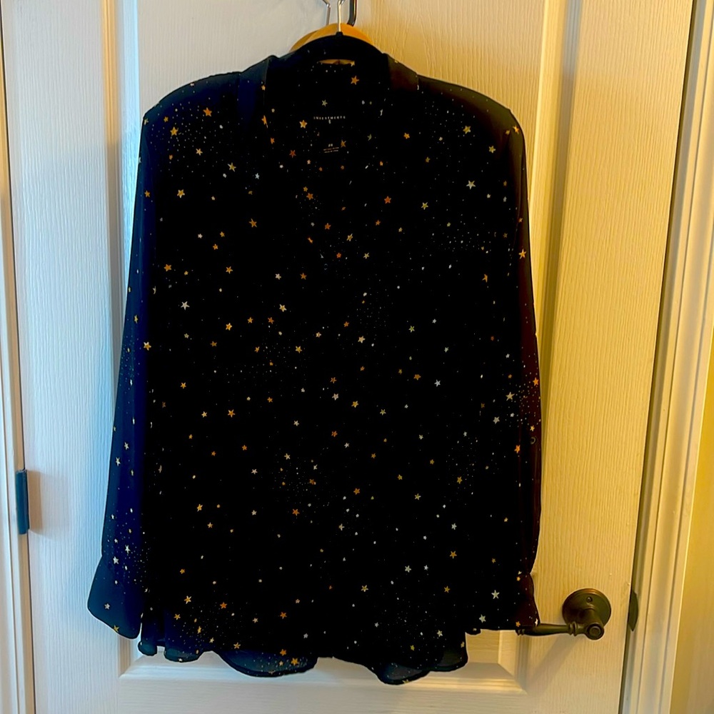 Women’s 2X lightweight button up blouse black with star print